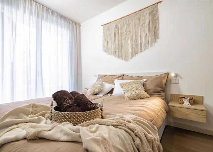 Lorry Living Luxury, Bohemian Apartment
